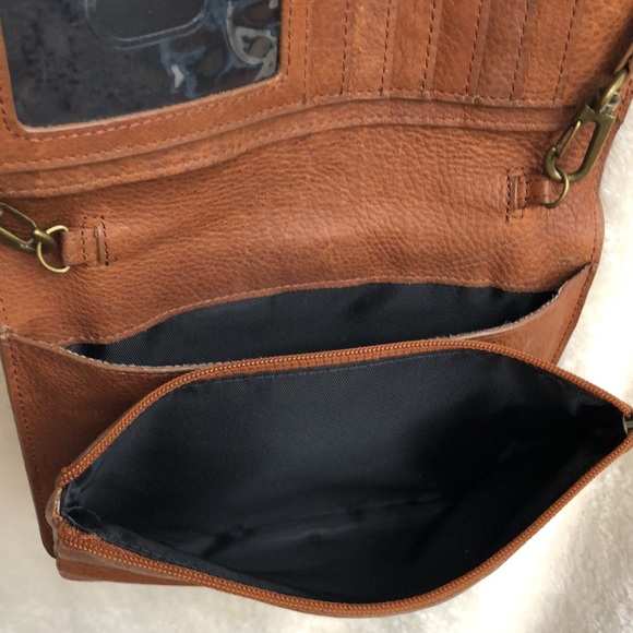 Duluth Trading Lifetime Leather Crossbody Wallet Cognac - Picture 10 of 12